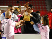 GOBERNADORA LORENA CUÉLLAR ENTREGÓ LA COPA TLAHUICOLE AL PUEBLA FC