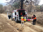 PROTECCIÓN CIVIL DE SAN PEDRO RESCATA A CICLISTA ACCIDENTADO DEL CERRO ZAPOTECAS
