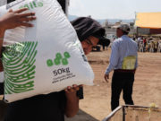Productores de Chignahuapan reciben más de 48 toneladas en fertilizante.