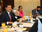 ARMENTA A FAVOR DE FRENAR LOS COMISIONES EXCESIVAS POR USO DE TARJETAS DE CŔEDITO Y DÉBITO.