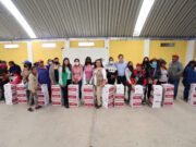 El Sistema Municipal DIF entrega apoyos alimentarios a grupos vulnerables.