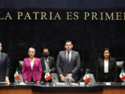 Reconoce Armenta vocación de médicos y su lucha por salvar vidas