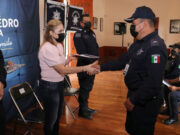 PAOLA ANGON ENCABEZA ENTREGA DE ESTÍMULOS ECONÓMICOS A POLICÍAS DE LA SSC